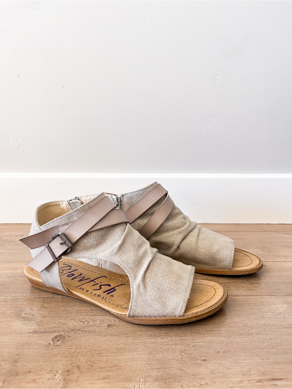 Blowfish Malibu Balla Taupe Canvas Micro Wedge Sandals Size 9